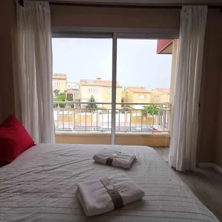 Apartamento En La Playa דירה *